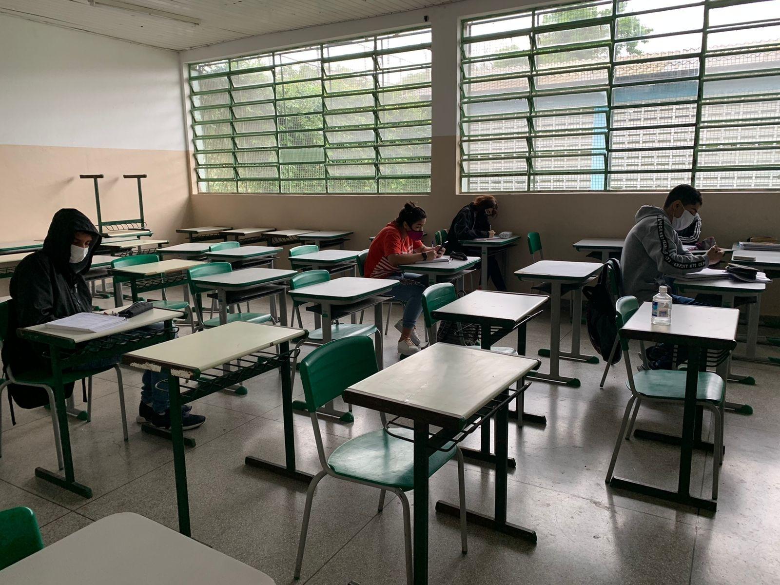 MOTIVOS DE ABANDONO ESCOLAR NO BRASIL: ANÁLISE DE DADOS DA PNAD CONTÍNUA DE  2019