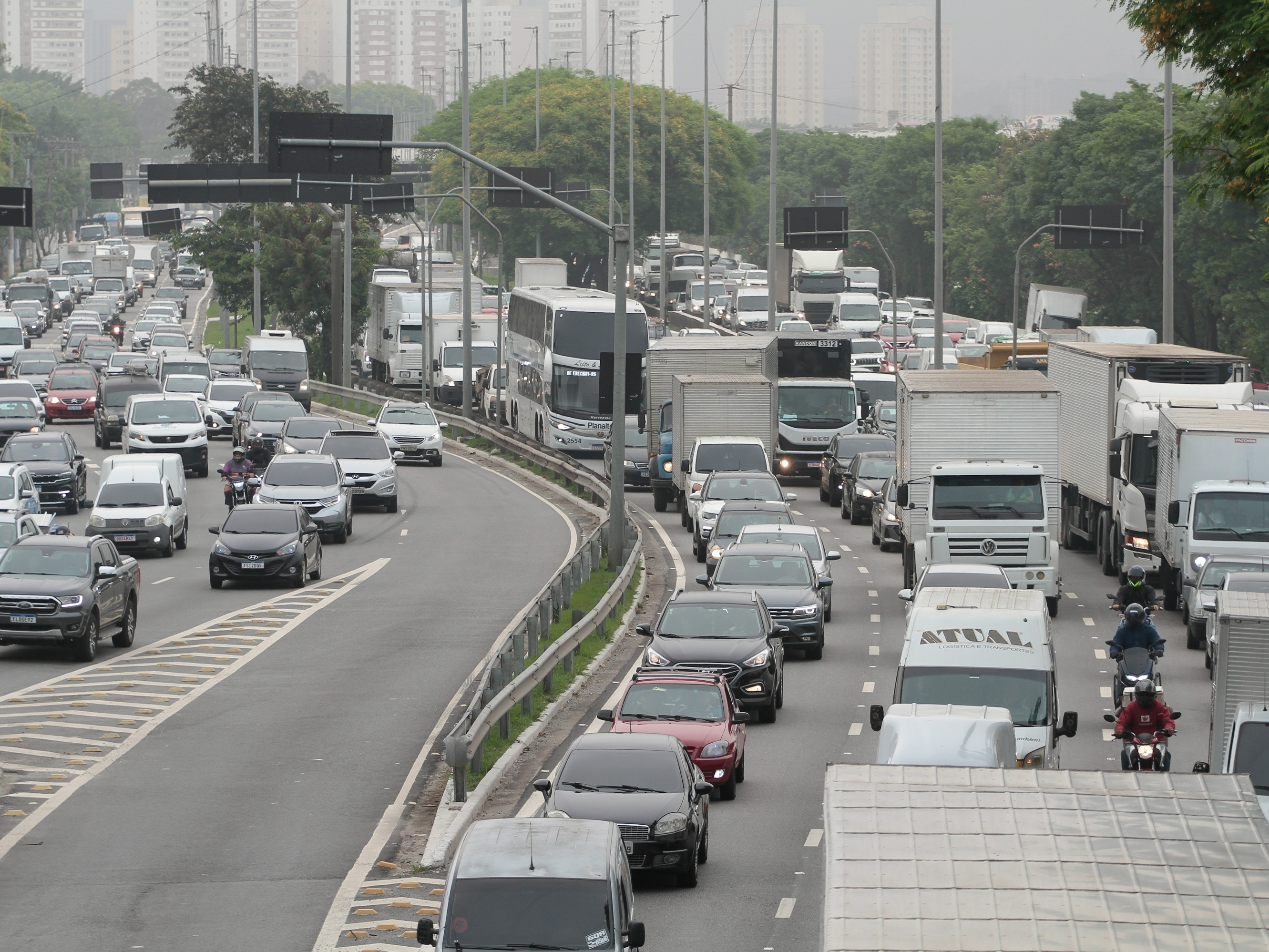 Com greve no Metrô e CPTM, congestionamento em SP fica acima da média