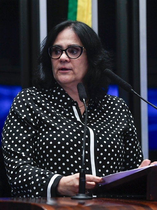 Senadora Damares Alves relança biografia