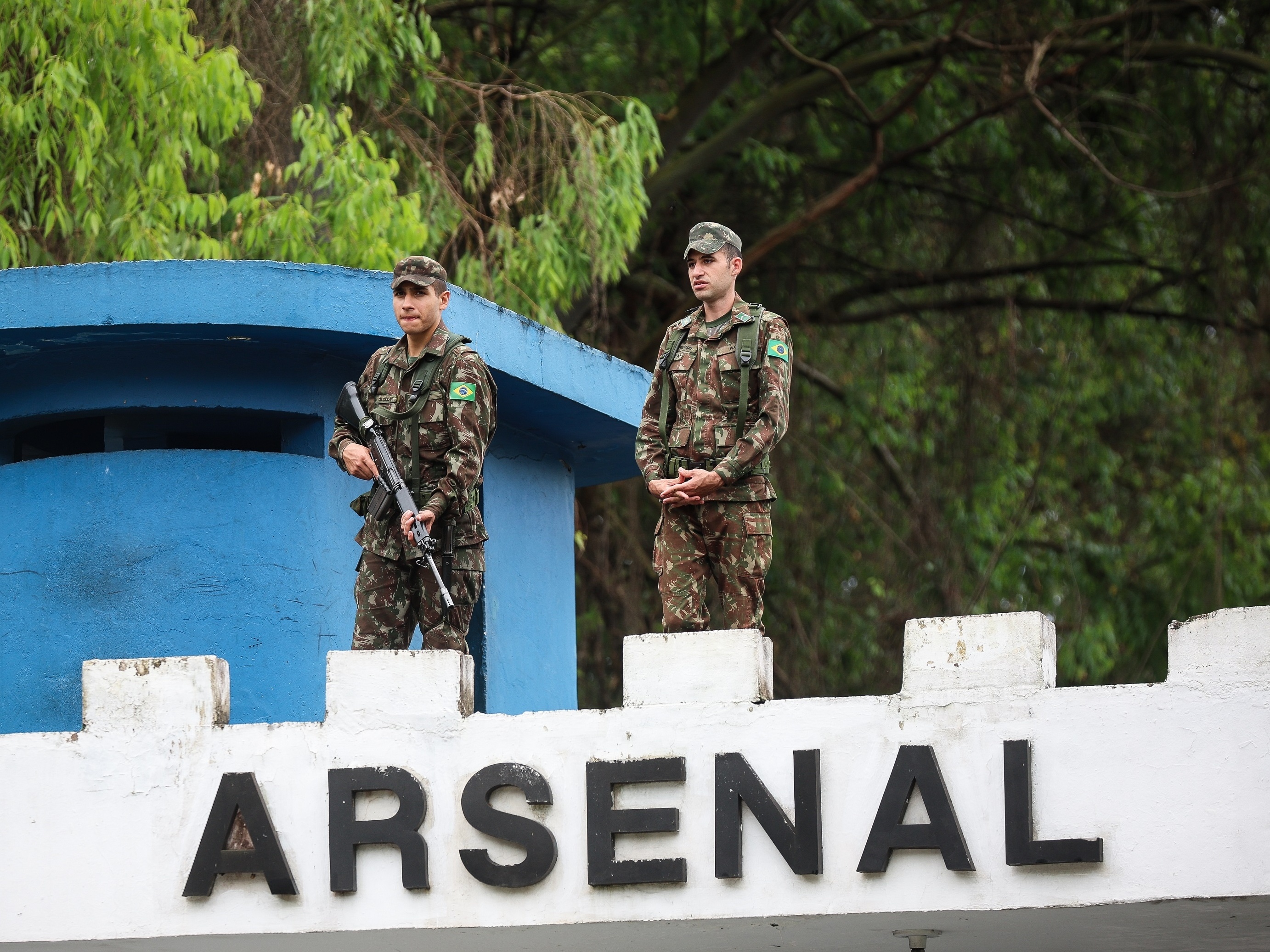 Arsenal com 25 armas e mais de 500 munições é encontrado em fazenda, Tocantins