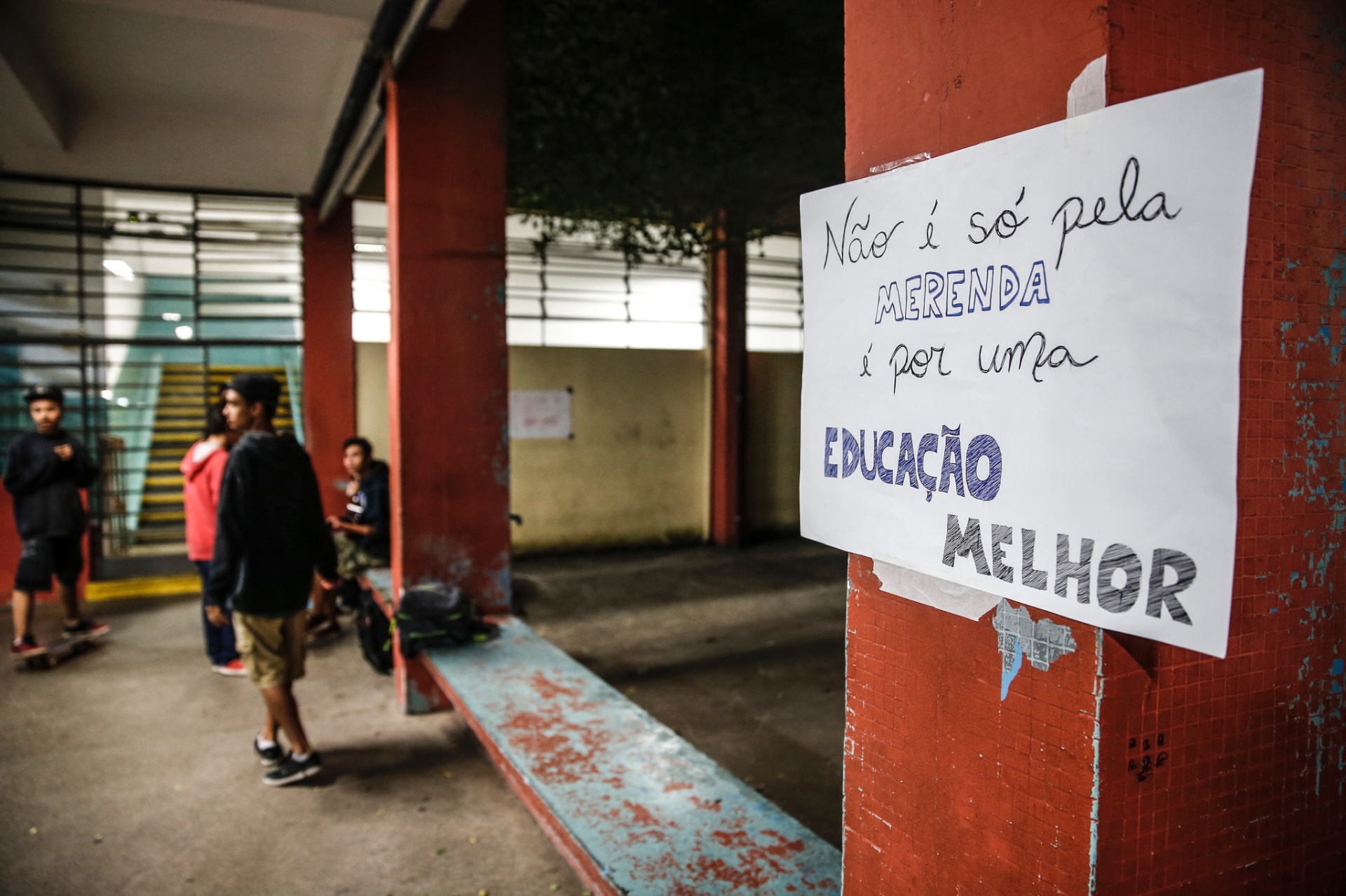 Fotos Etec Basilides de Godoy de noite ocupação tenta conviver