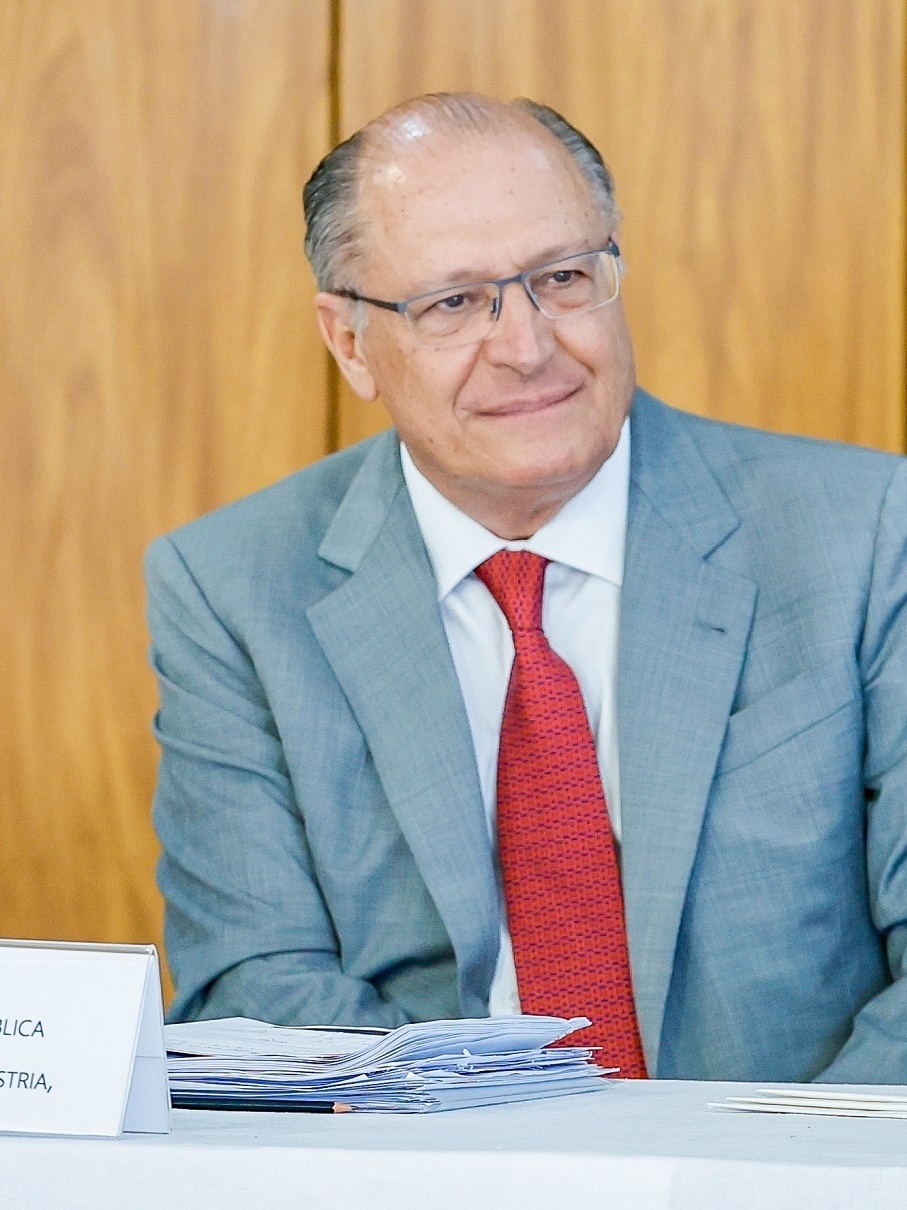 Alckmin usa Goku para mostrar evolução de propostas de governo