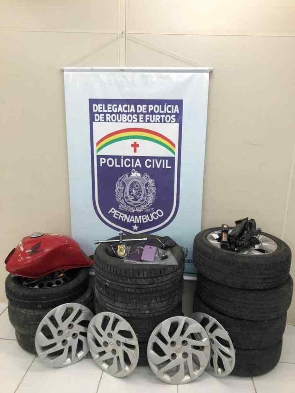 Homem que furtou rodas de carro da Polícia Civil é preso