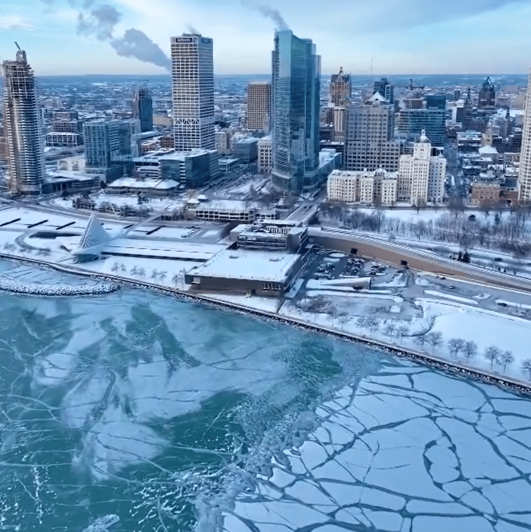 Vídeo mostra Lago Michigan congelado em meio à onda de frio nos EUA