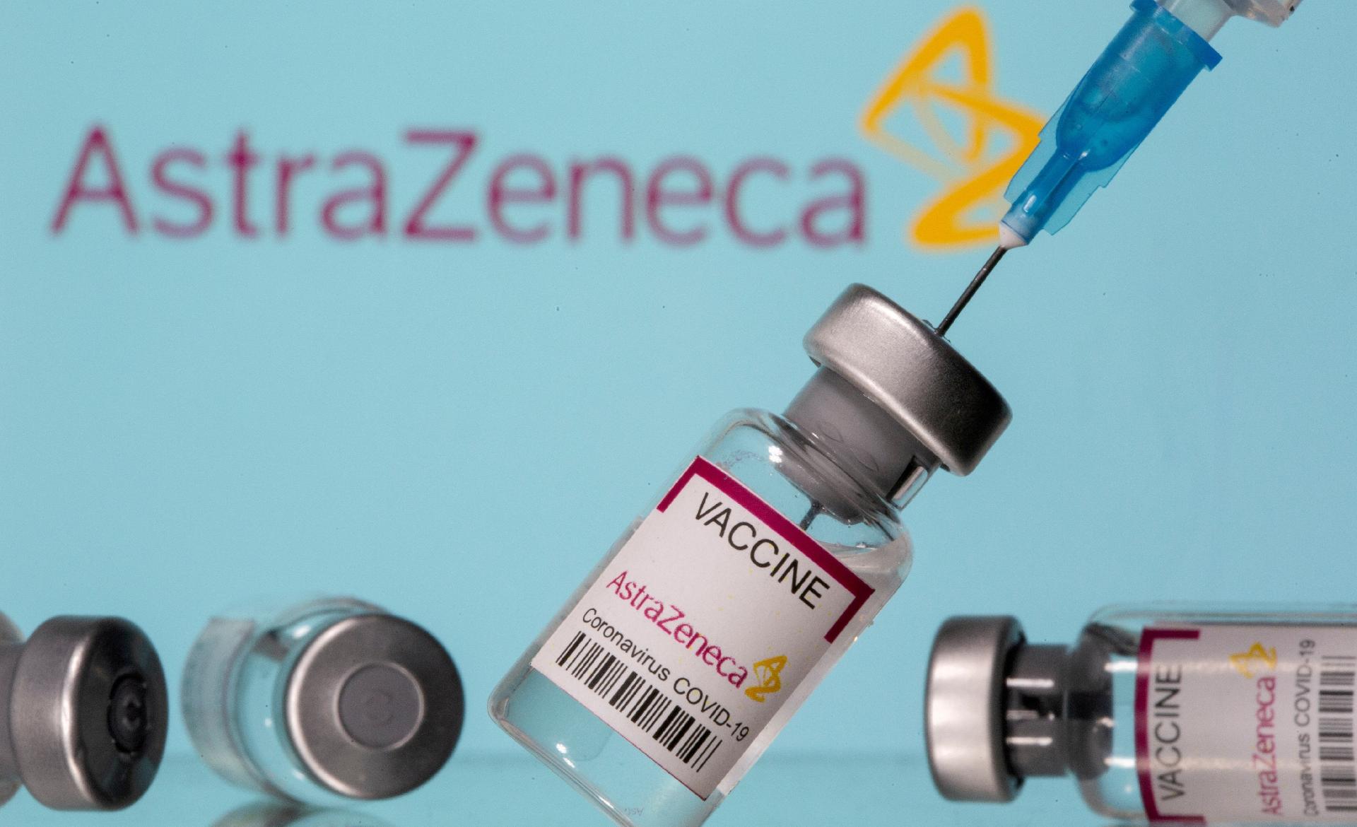 AstraZeneca afirma que terceira dose da vacina é eficaz contra ômicron -  23/12/2021 - UOL VivaBem