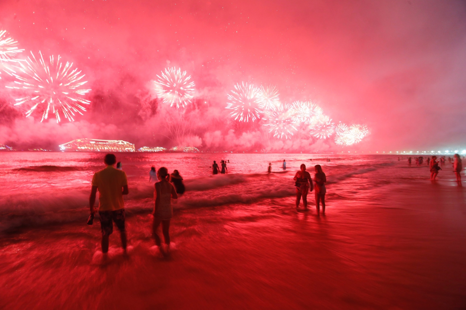 Fotos: Veja as comemorações de Ano Novo pelo Brasil 31/12/2016 UOL Fotos: Veja as comemorações de Ano Novo pelo Brasil 31/12/2016 UOL