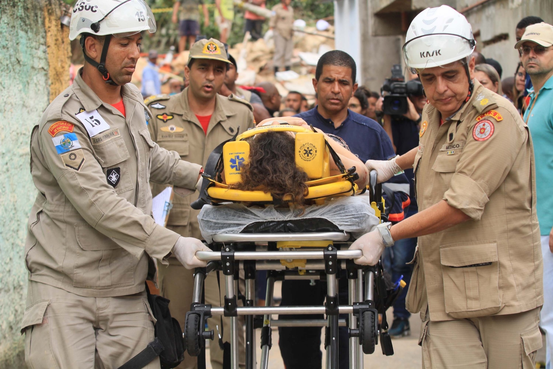 Morre V Tima Do Deslizamento Em Niter I Um Menino De Tr S Anos