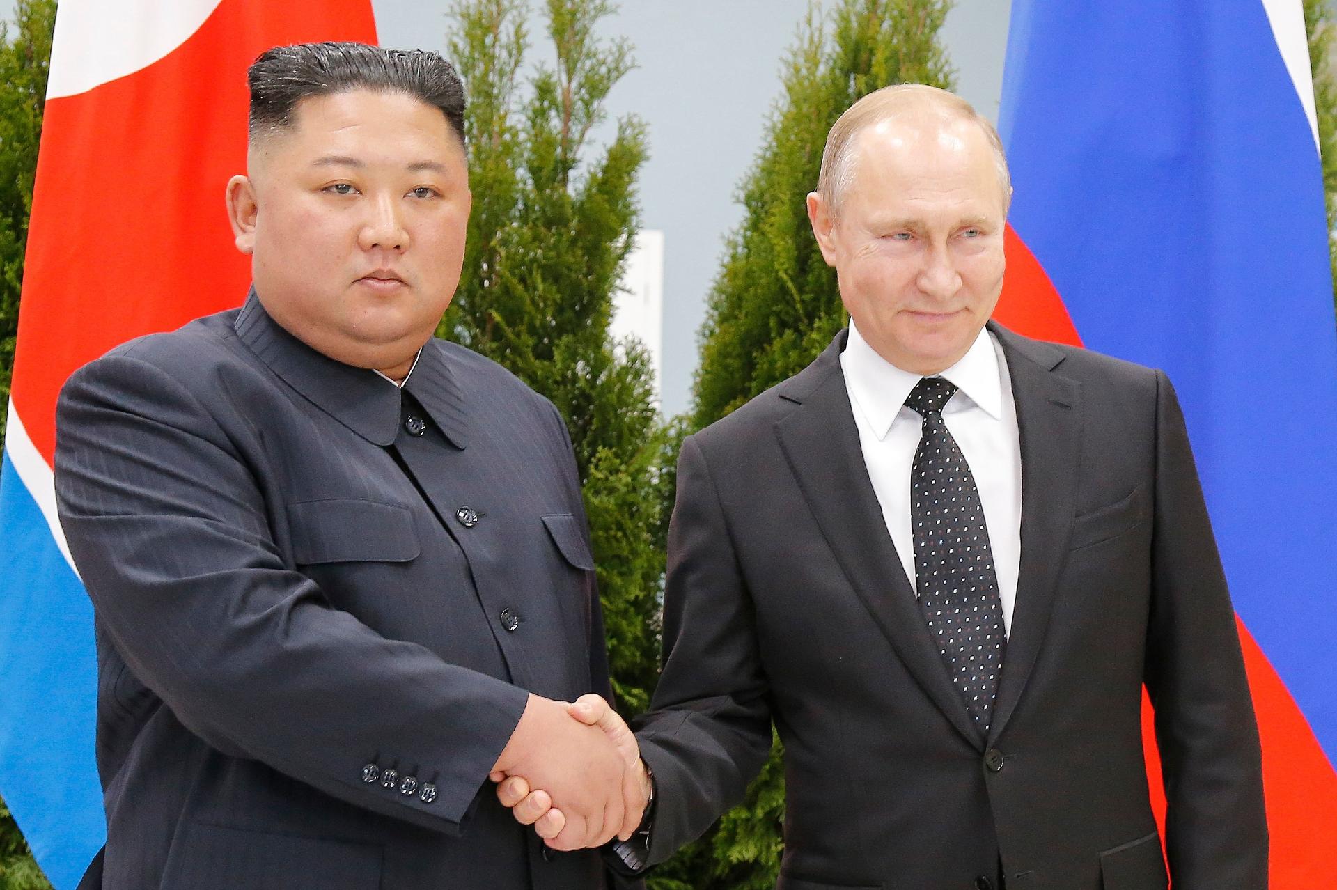 Fotos Vladimir Putin recebe pela 1ª vez o líder da Coreia do Norte