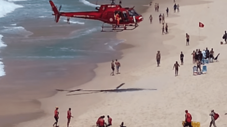 Vídeo Corpo boiando é encontrado por surfistas em Niterói RJ