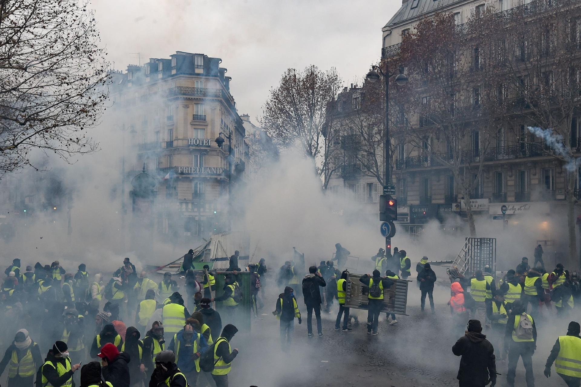 Coletes Amarelos Protestam Na Fran A