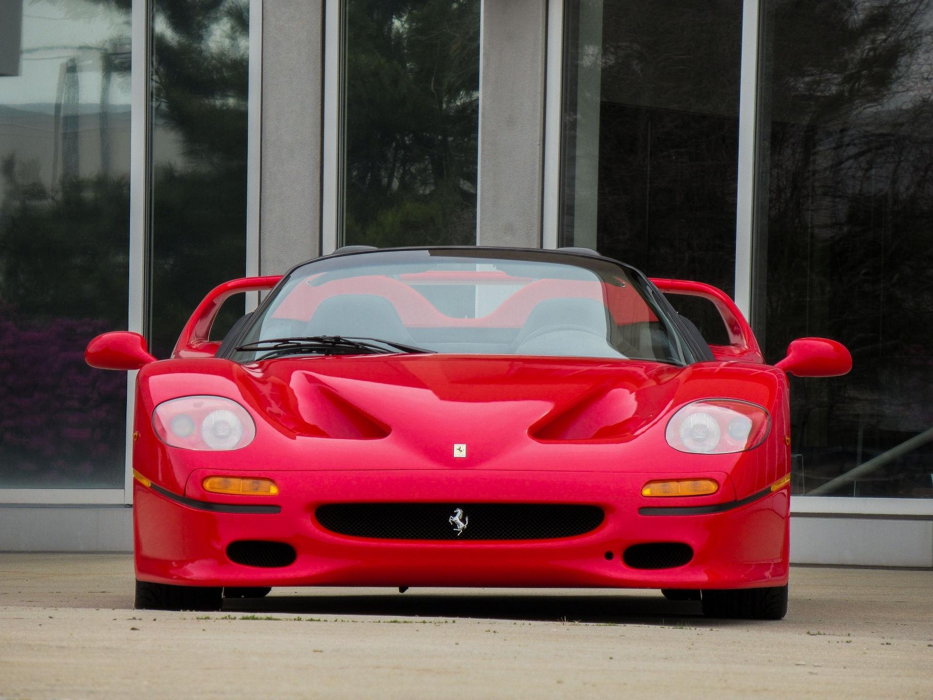 Ferrari F50 exibida no Salão de Frankfurt de 1995 pode ser sua