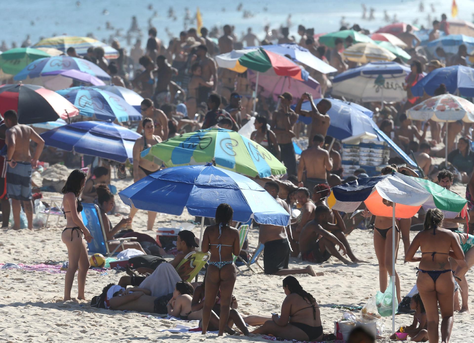 Fotos Banhistas lotam praias no Rio e em São Paulo 30 08 2020 UOL