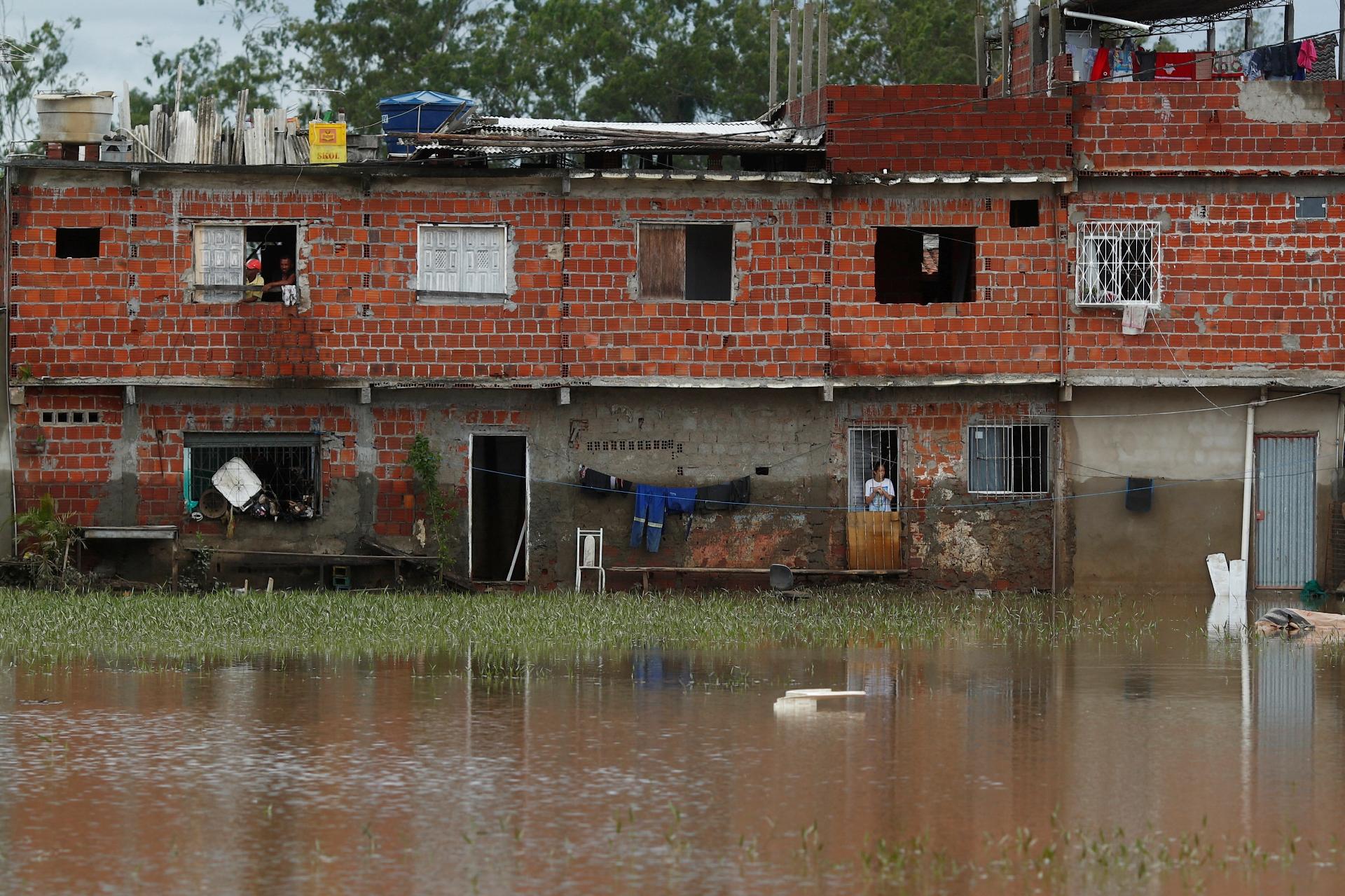 Chuvas Na Bahia Deixam Casas Completamente Debaixo D Gua Veja Fotos