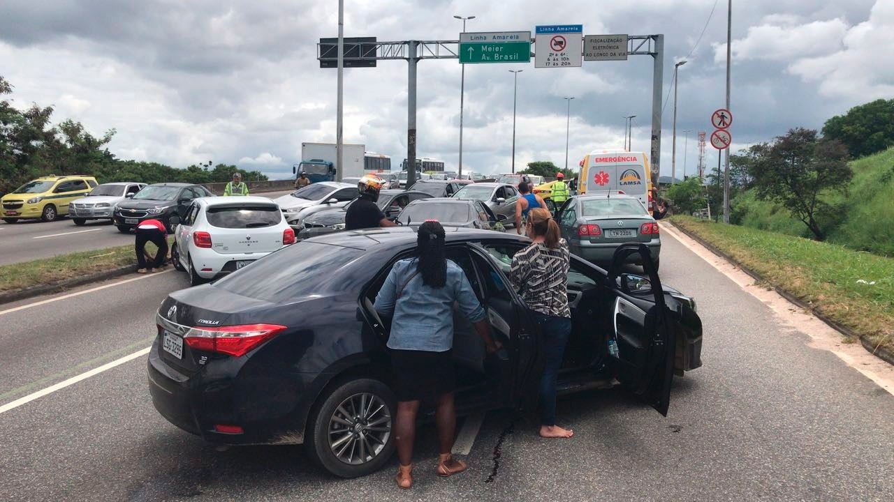 Tiroteio Na Cidade De Deus Deixa Mortos Bloqueia Linha Amarela E