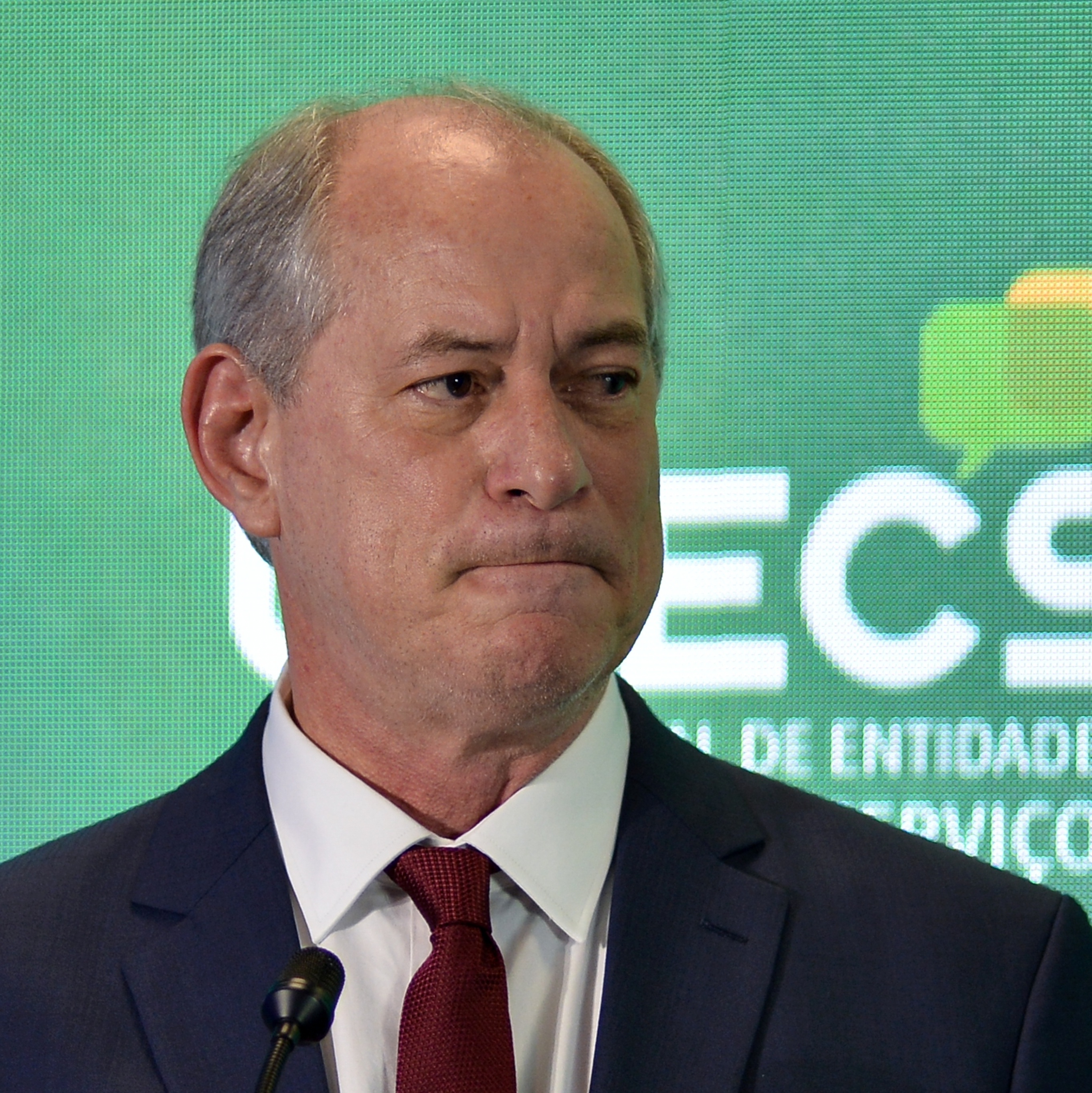 Ciro Gomes diz que n o quer mais disputar elei es Asfixiado