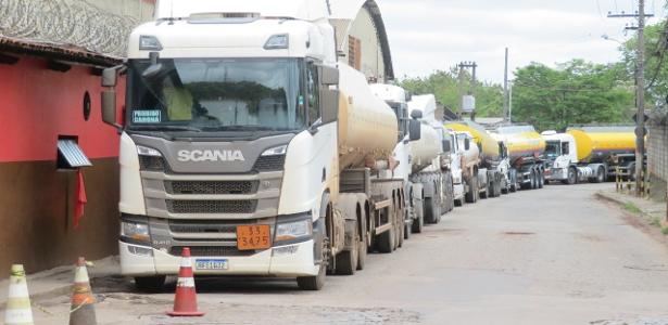 Líder dos tanqueiros comemora congelamento do ICMS do diesel em MG