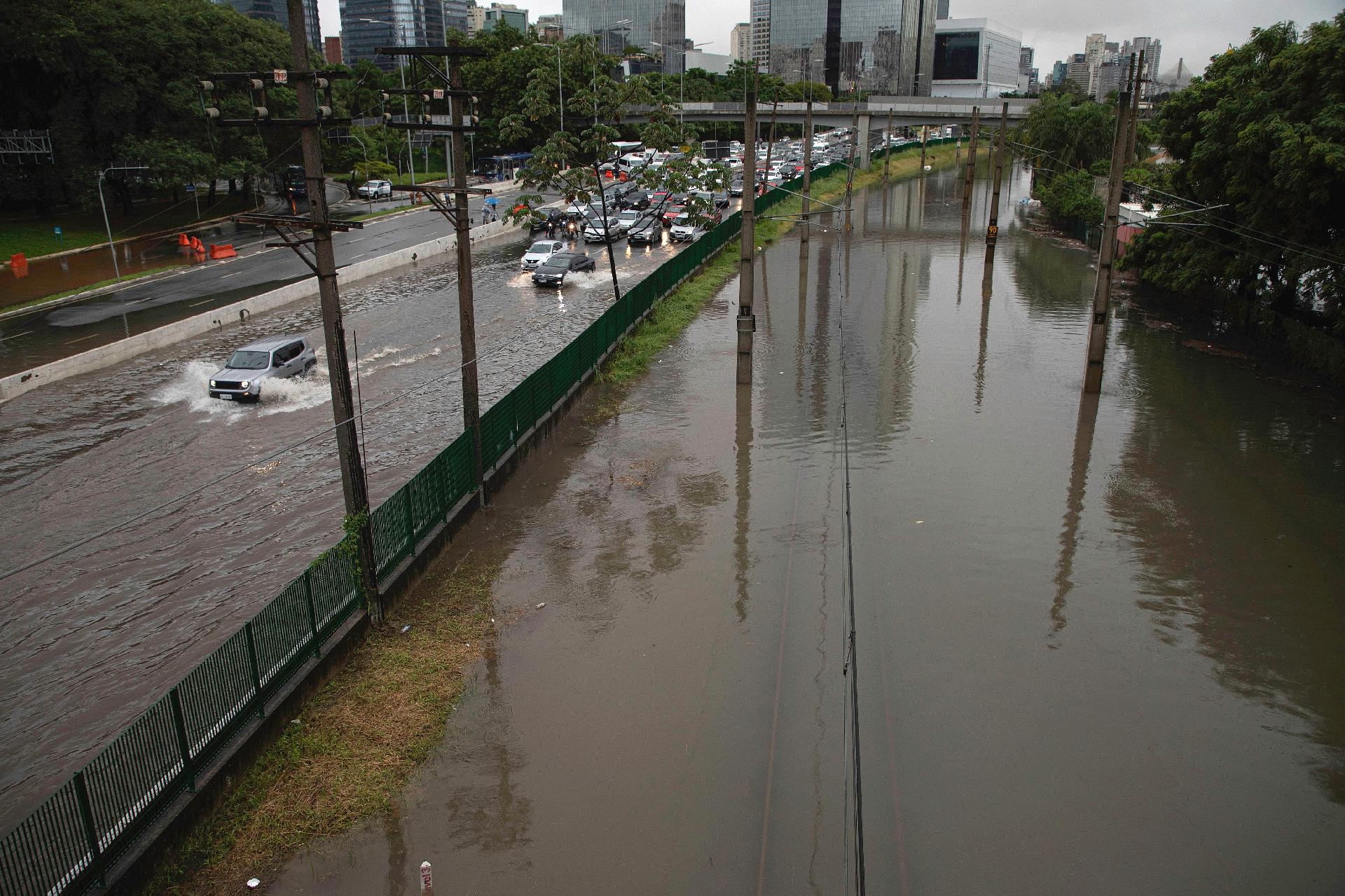 Chuva Em São Paulo Veja Fotos De Alagamentos 