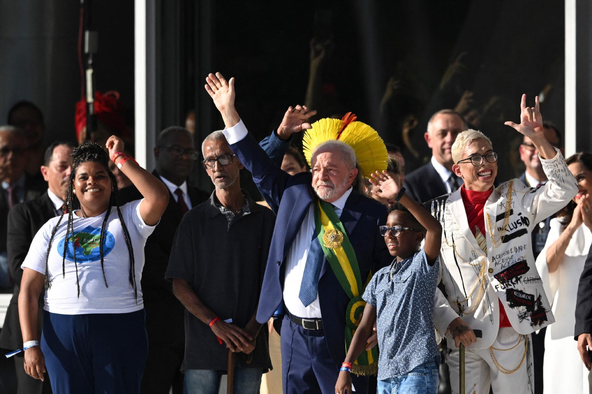 Menino que subiu rampa com Lula é nadador do Corinthians