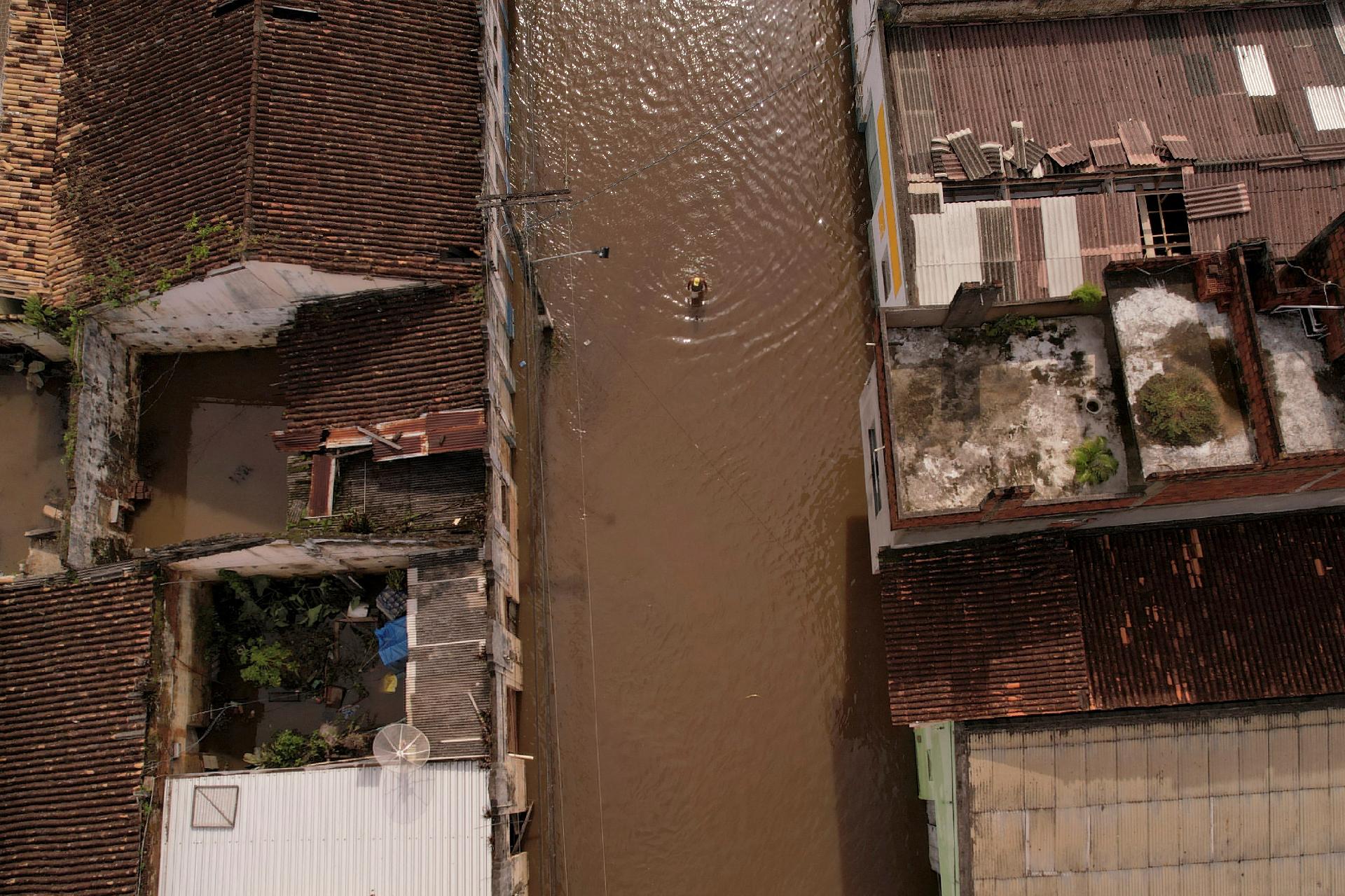 Chuvas Na Bahia Deixam Casas Completamente Debaixo D Gua Veja Fotos