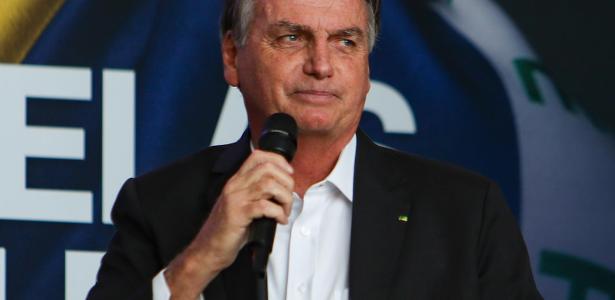 Bolsonaro e joias defesa coloca movimentação bancária à disposição