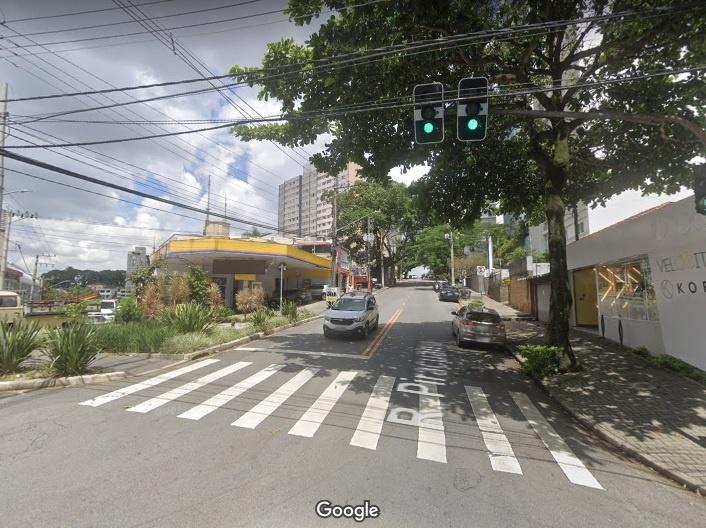 Homem é espancado até a morte após jogar cartas em bairro nobre de SP