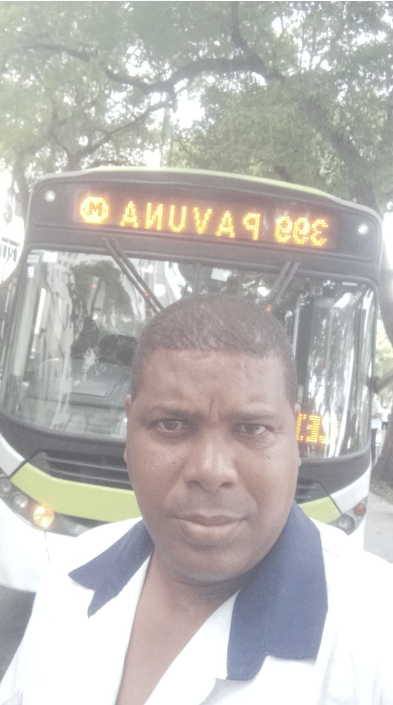 Motoristas enfrentam calor em ônibus sem ar condicionado no Rio