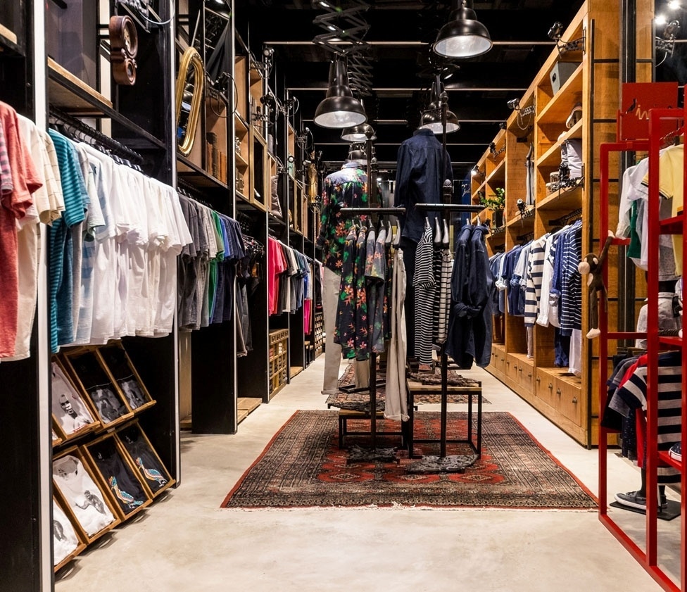 Fotos Loja da marca Reserva no Shopping Rio Sul 10/11/2015 UOL Economia Fotos Loja da marca Reserva no Shopping Rio Sul 10/11/2015 UOL Economia