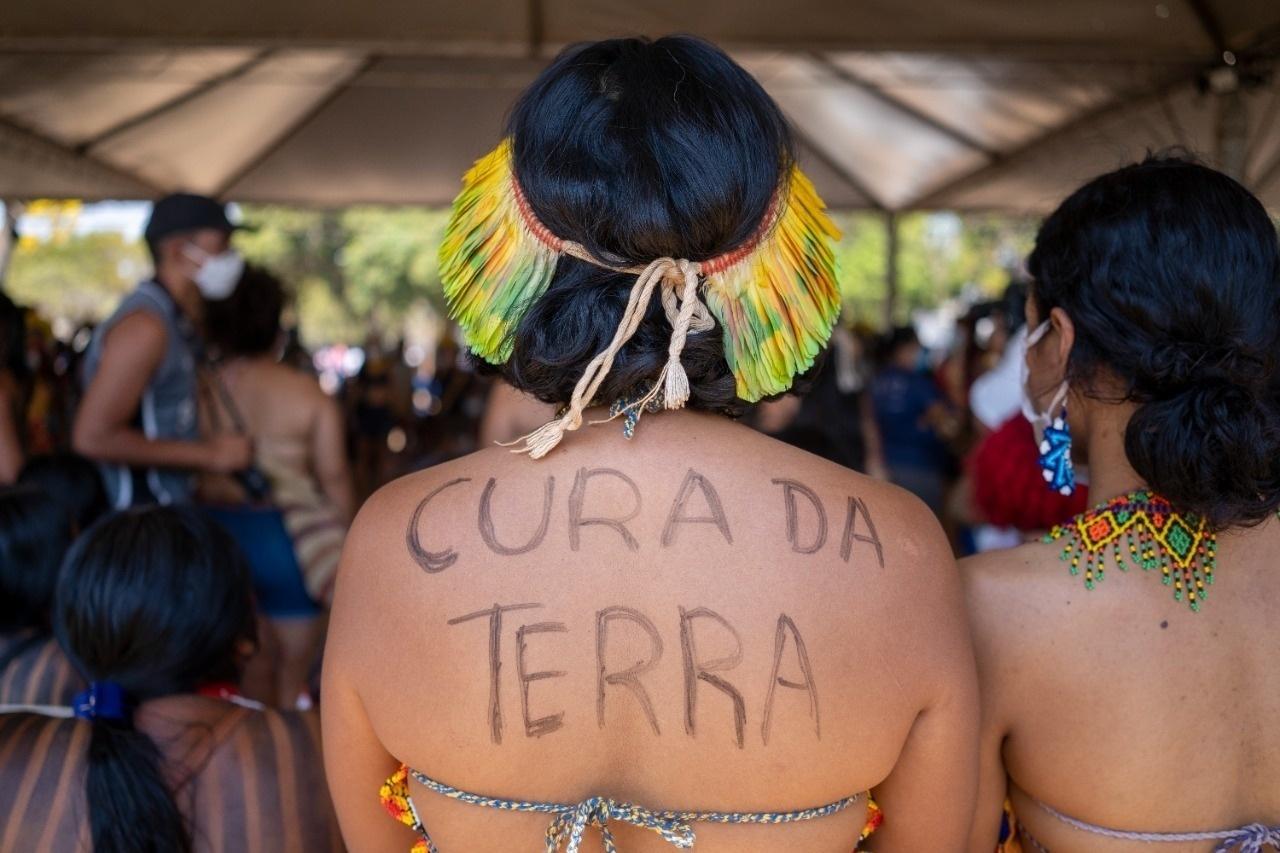 Mulheres indígenas fazem marcha em Brasília em 7 de Setembro