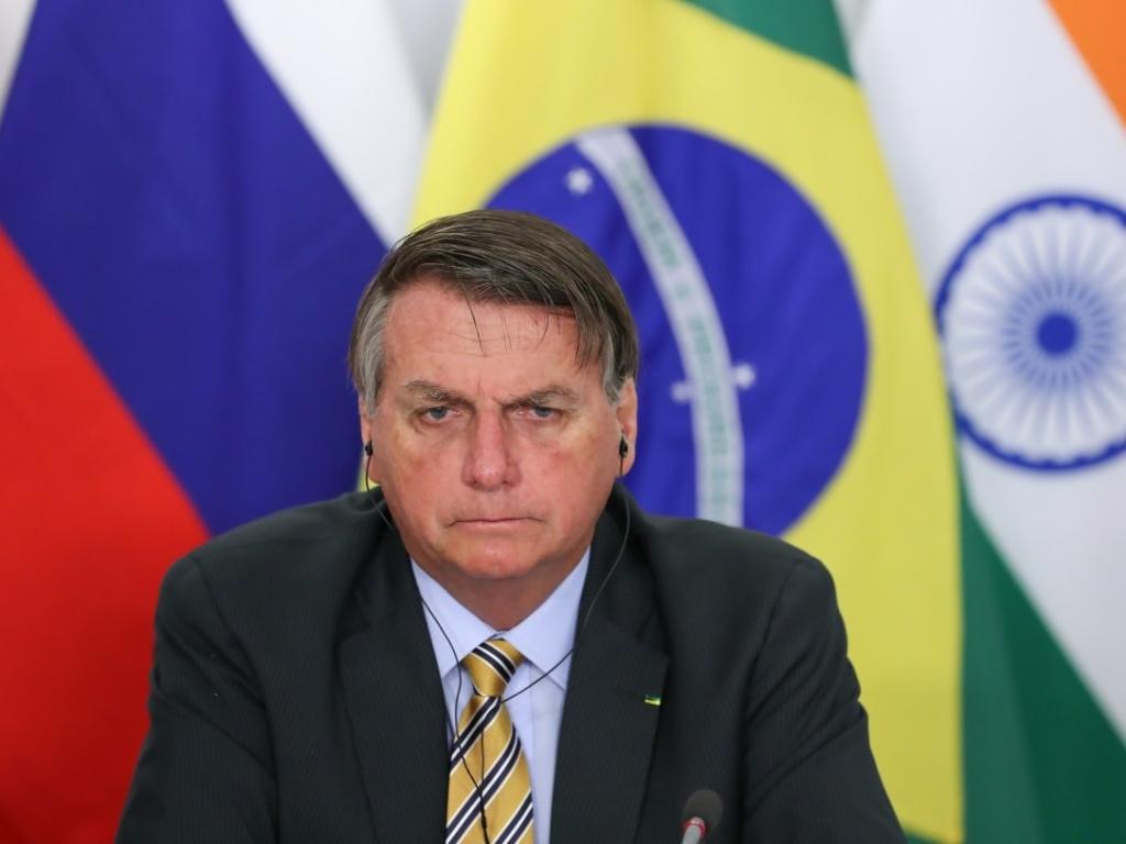 OMS começa a perder a paciência com Bolsonaro, diz jornal francês -  12/04/2021 - UOL Notícias