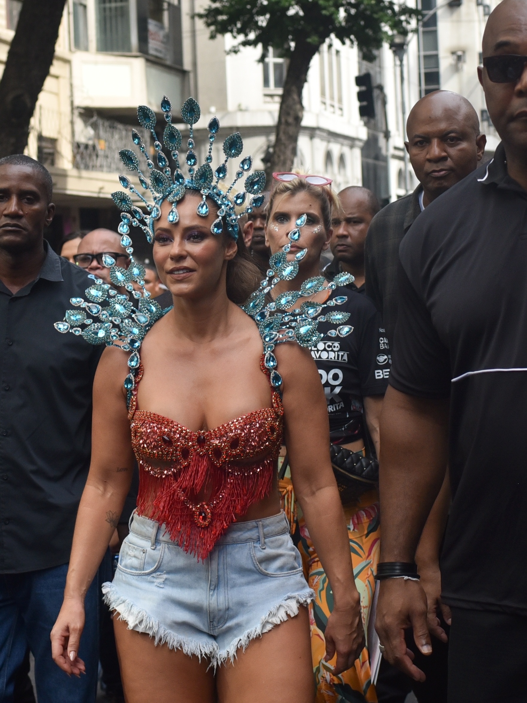 Carnaval Rio 2024: Paolla Oliveira comemora maratona da folia