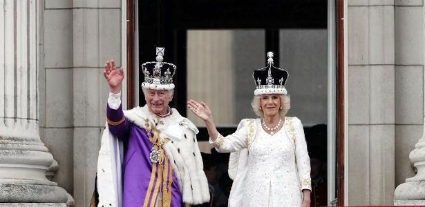 Coroação Leitura labial revela conversa entre rei Charles e Camilla