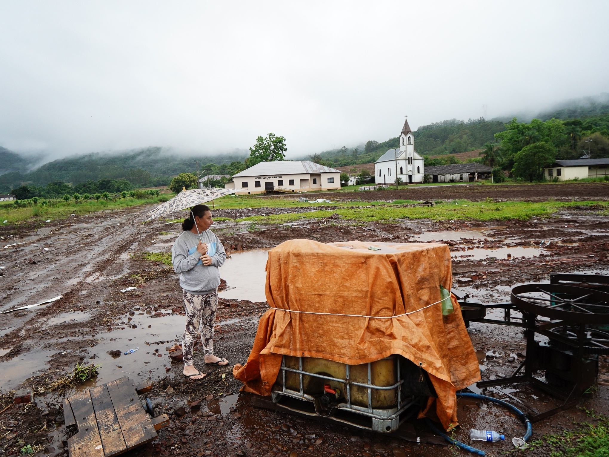 No dia seguinte ao temporal, cerca de 1,3 mil moradores ficam sem