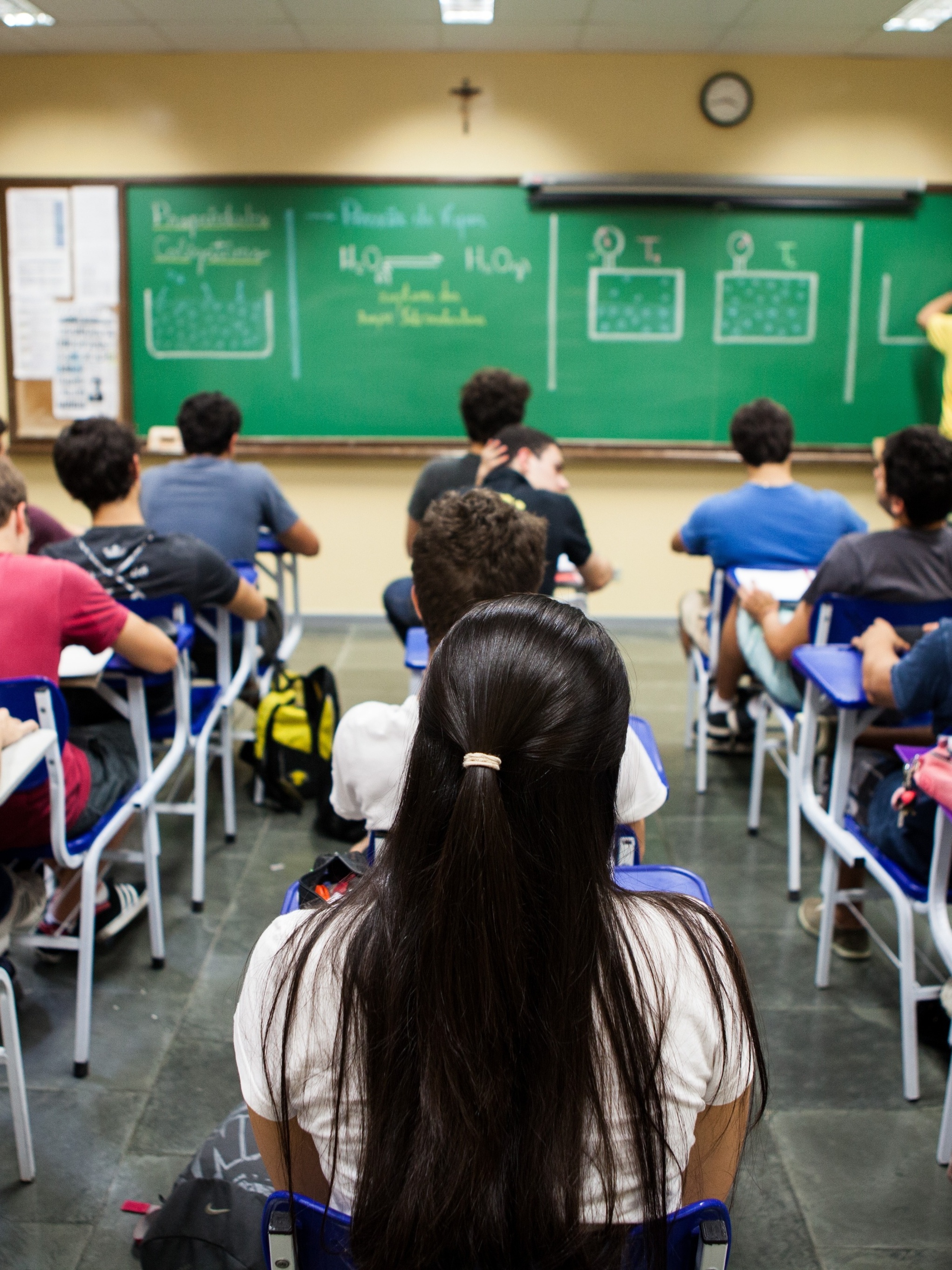 MEC divulga regras e calendário de pagamento da bolsa do ensino médio