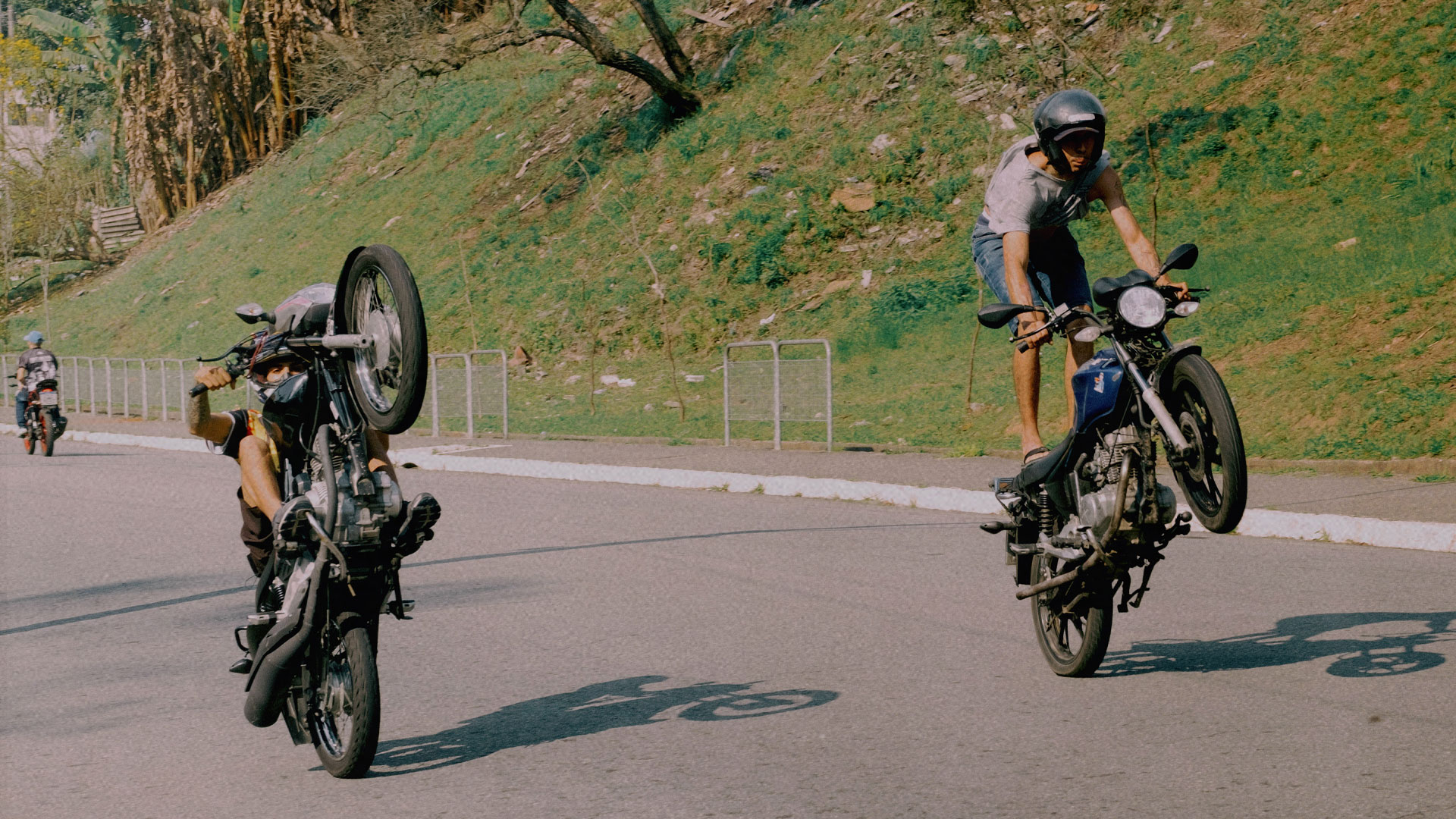 Fui em um grande evento de grau de moto 