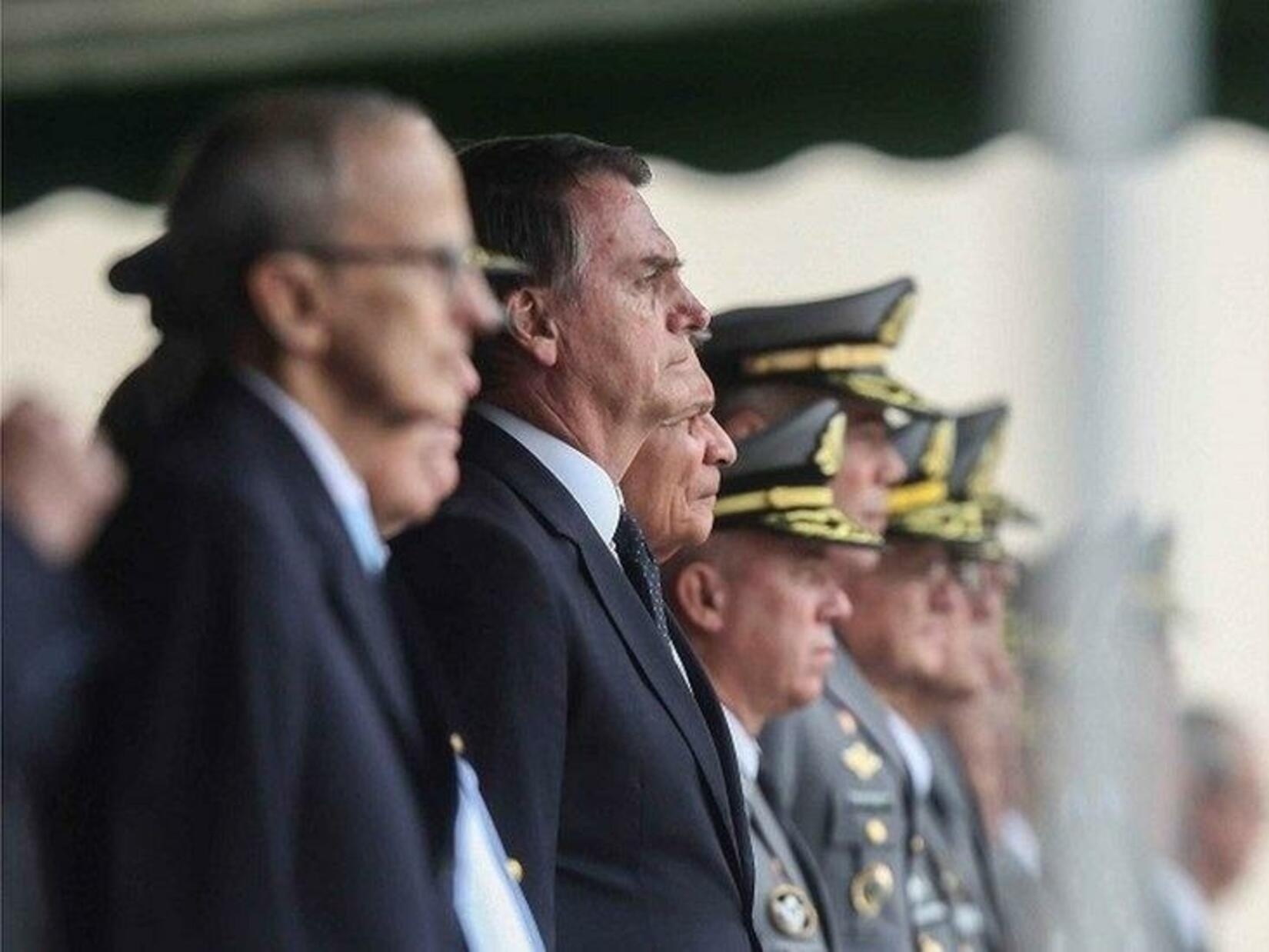 Bolsonaro troca COP26 por ato no local de sua origem na Itália