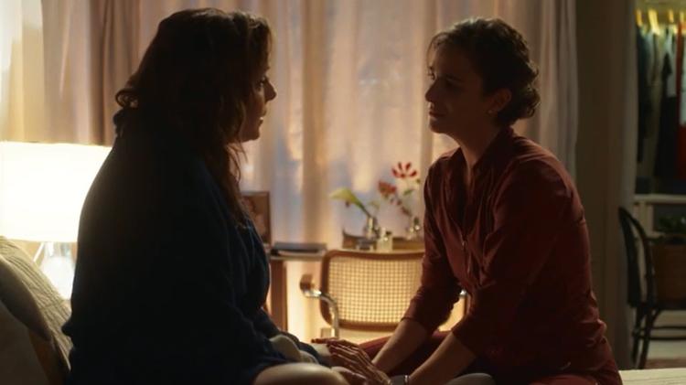Clara (Regiane Alves) e Helena (Priscila Sztejnman) em "Vai na Fé"