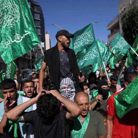 Apoiadores do Hamas em protesto na Cisjordânia, em novembro