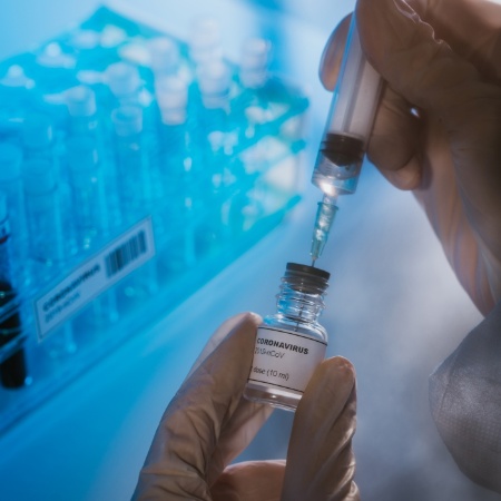 Vacina contra covid-19 desenvolvida em Oxford será testada no Brasil (imagem meramente ilustrativa) - FilippoBacci/Getty Images