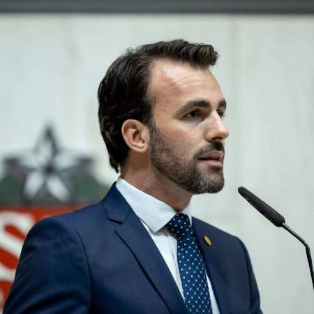 O deputado estadual Lucas Bove (PL) durante sessão na Assembleia Legislativa