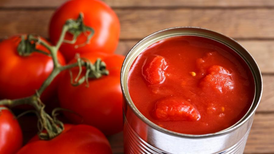 Entre tomate pelado e o molho pronto, opte pelo primeiro Entre tomate pelado e o molho pronto, opte pelo primeiro