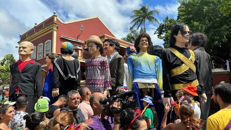 Michael Jackson, Guga e mais ganham versões em bonecos em Olinda