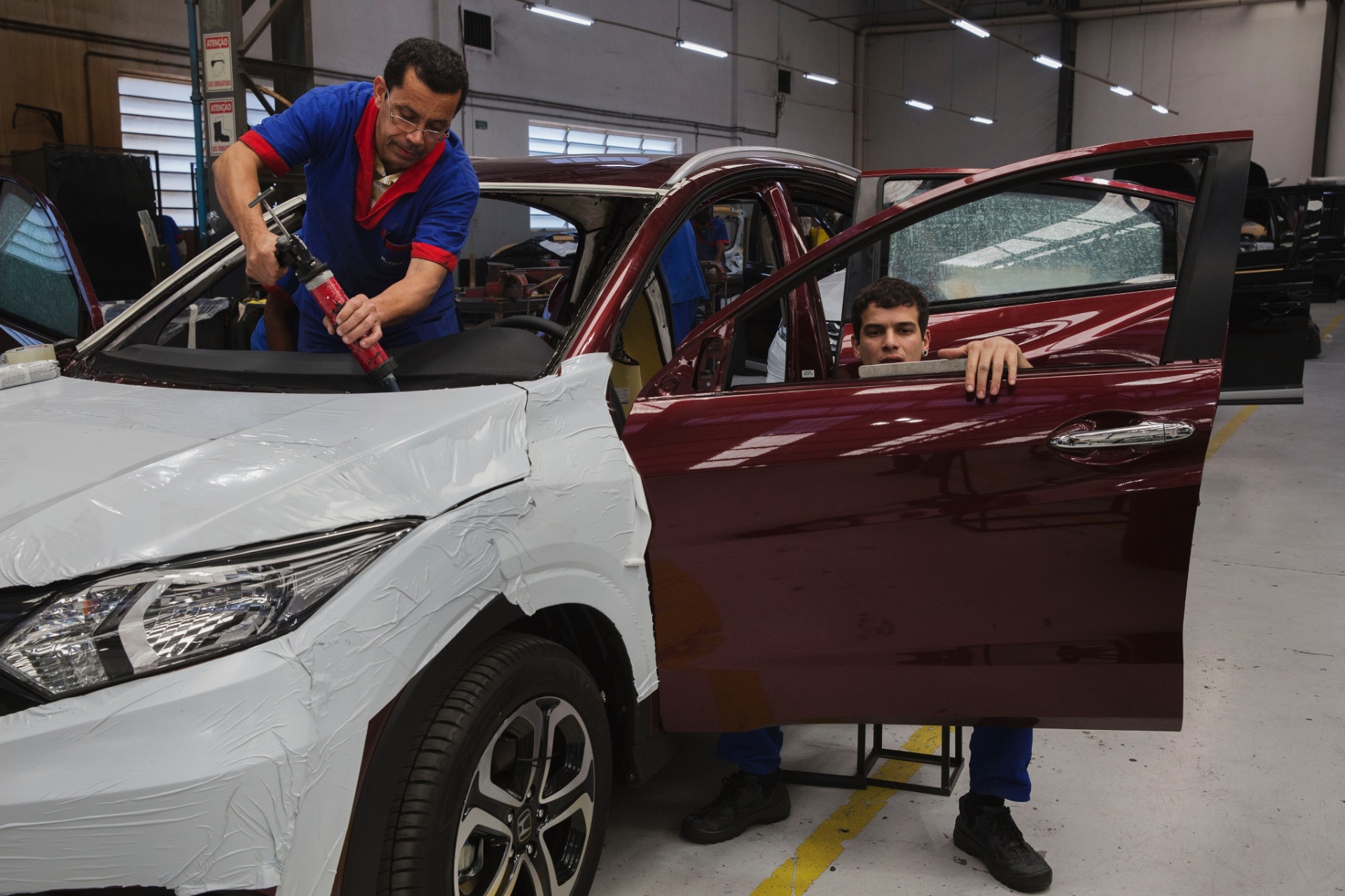 Caçador de carros: Veja dicas e cuidados para negociar um blindado usado