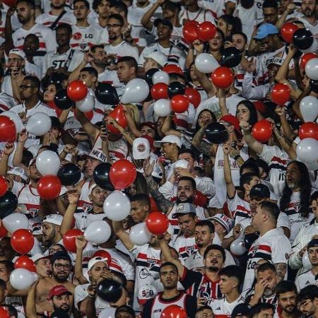 Torcida do São Paulo durante clássico contra o Palmeiras