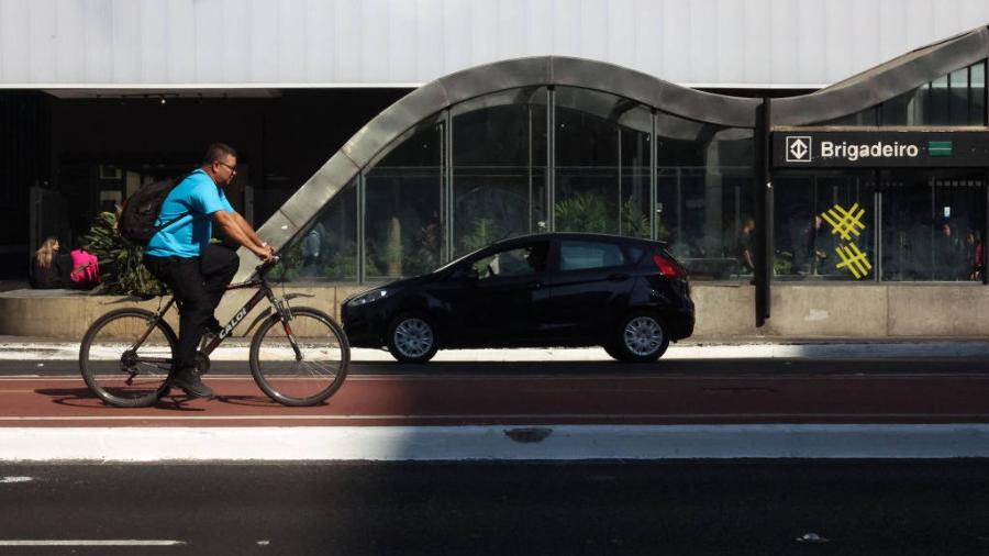 Estação Brigadeiro do Metrô, na Avenida Paulista: cidade de SP terá temperaturas em elevação - Zanone Fraissat/Folhapress