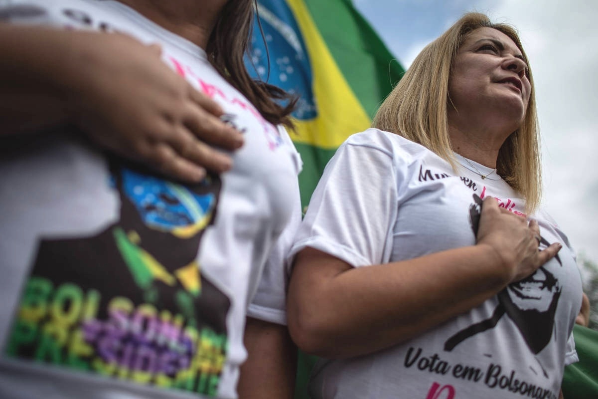 Ex de Bolsonaro perde cidadania brasileira, após UOL revelar caso foto foto foto