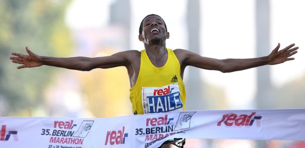 O etíope Haile Gebrselassie prossegue competindo aos 38 anos, mas não vai aos Jogos de Londres