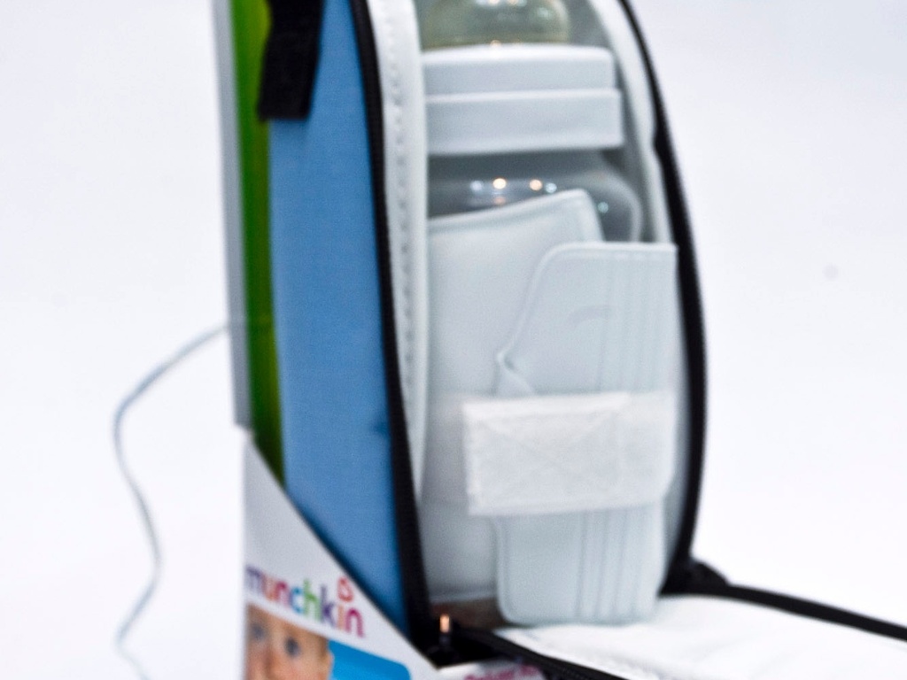 aquecedor de mamadeira para carro da Munchkin à venda na Feira do Bebê, Gestante e Criança (20/3/2012) - Leandro Moraes/UOL