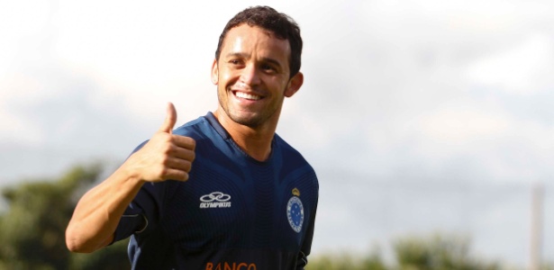 Volante Charles está motivado para começar mais uma passagem pelo Cruzeiro - Washington Alves/Vipcomm