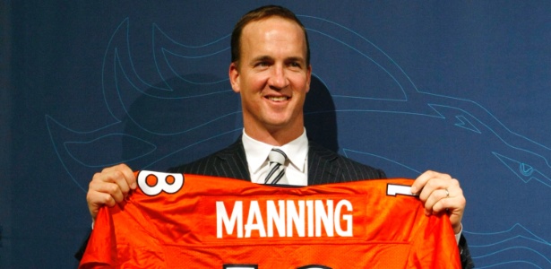 O quarterback Peyton Manning vestirá a camisa nº18 do Denver Broncos - REUTERS/Rick Wilking