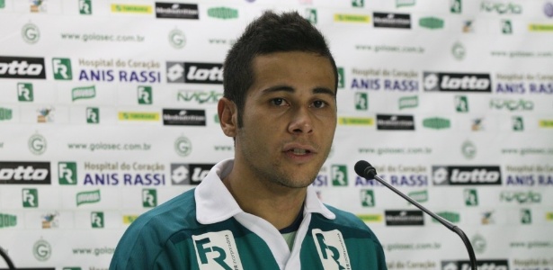 O lateral Bruno Collaço será o substituto de Douglas Santos no jogo de domingo - Site oficial do Goiás